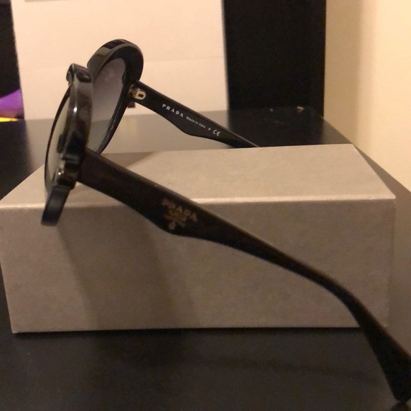 Prada glasses - Picture 2 of 3
